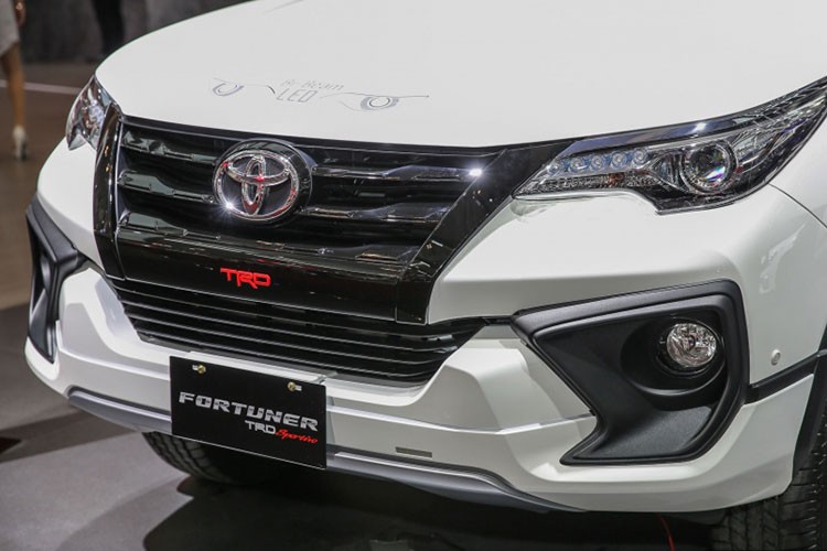 Toyota Fortuner TRD Sportivo 2017 gia gan 1 ty dong-Hinh-2